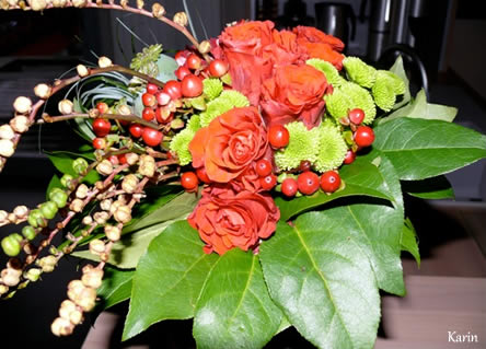 Najaarsbloemstuk : compact bloemstuk met complemtaire kleuren